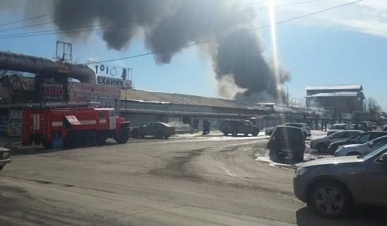 Пожар в Уфе: горит склад пиротехники в Сипайлово